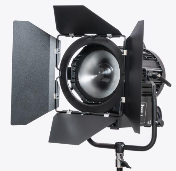 den-quay-phim-spotlight-led-100w-dmx512-1